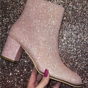 NIB💕 Glittery Pink Ankle Boots